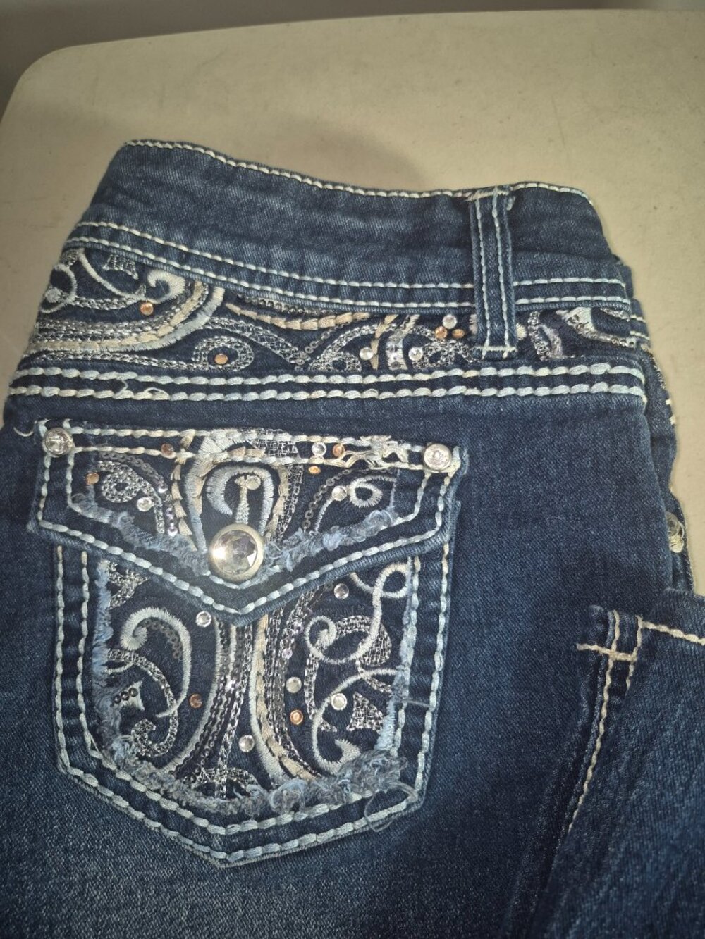 Arizona Jeans Company Bling Jeans, flared cuffs, size 16.5  28" Waist - Picture 10 of 16